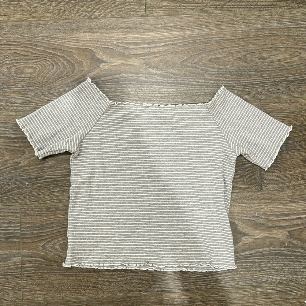 Off shoulder crop top